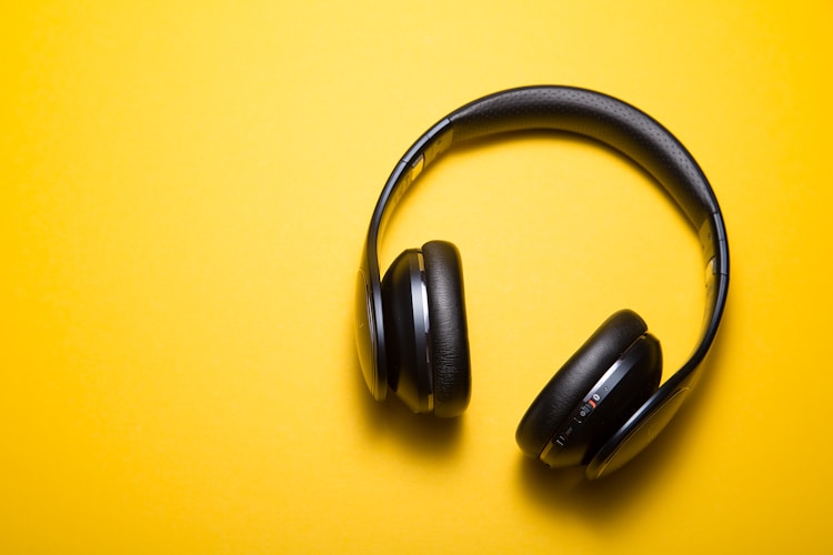 Earphones & Audio